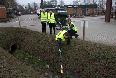 McDonald’s ruimt het ‘eigen’ zwerfvuil op