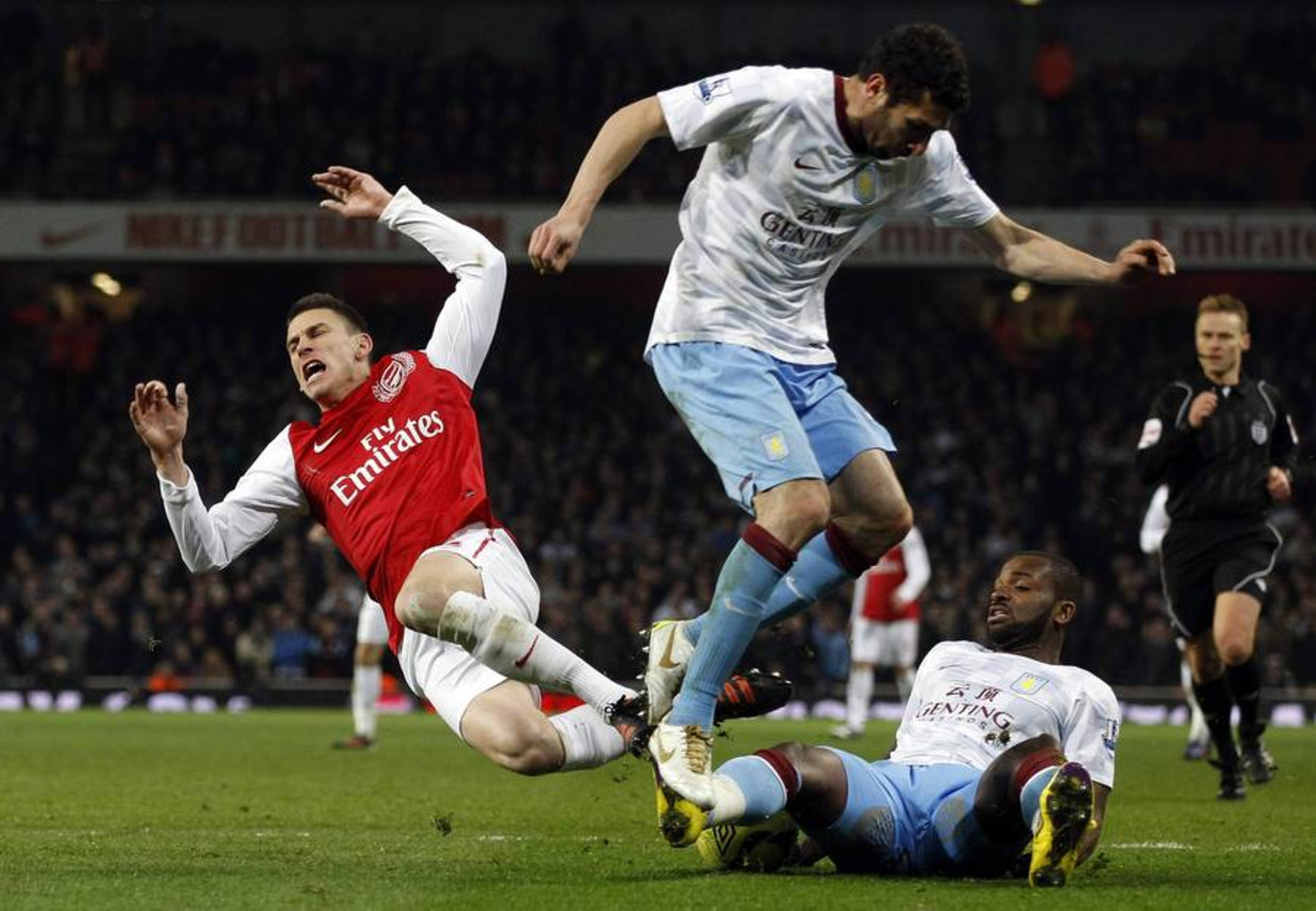 Прямые спортивные видео трансляции футбол хоккей. Финал Кубка Англии 2015 Арсенал Астон вилла. Финал Кубка Англии по футболу 2017. Финал Кубка Англии 1975. Футбол хоккей.