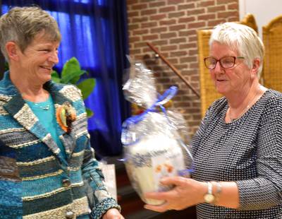 Dika Koeslag uit Rekken in de prijzen op Oost Nederlands-bloemschikkampioenschap