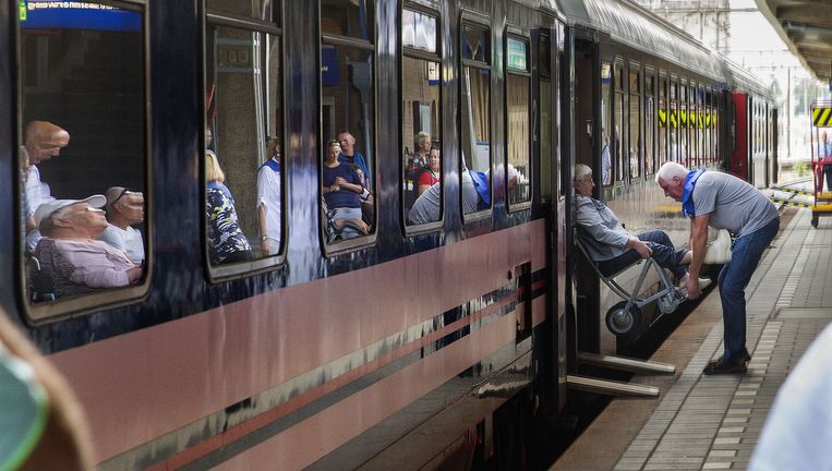 De laatste Lourdestrein | De - Volkskrant