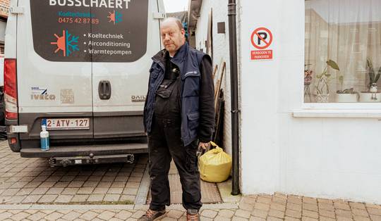 ‘Ga er niet op in en betaal niet’: oplichters viseren kleine ondernemers met nepreviews op Google