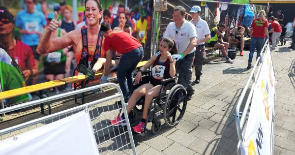 Drukte bij medische hulpposten: drie lopers gereanimeerd | NN Marathon 2019 - AD.nl