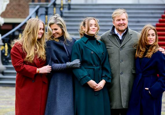De Oranjes delen de kerstkaart en die ziet er zó uit