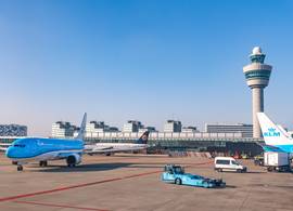 Waarom je beter geen capuchontrui kunt aantrekken naar Schiphol