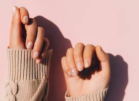 Dankzij dít huis-tuin-en-keukenmiddeltje blijft je nagellak veel langer zitten