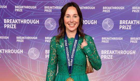Onderzoeker Rosa Rademakers wint prestigieuze Breakthrough Prize voor ontdekking over dementie en ALS