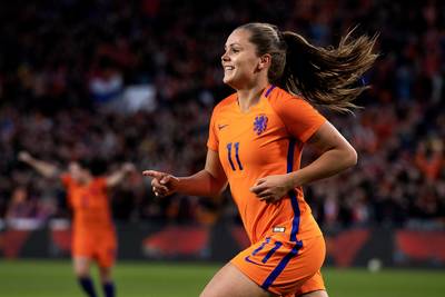 'Ik lach iedereen uit die riep dat vrouwen niet kunnen voetballen'