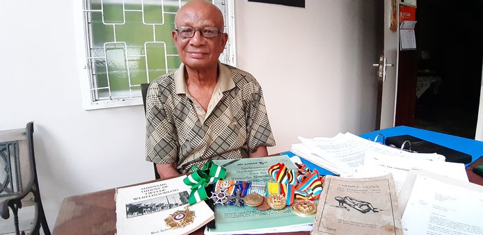 Fred van Russel (89), Surinaamse oorlogsveteraan (Korea) en voorzitter van de Federatie Oud-Strijders en Exc-militairen in Suriname.