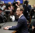 “De hoody is vervangen door een maatpak. Het imago van Facebook en Zuckerberg lijkt voor lange tijd aangetast”