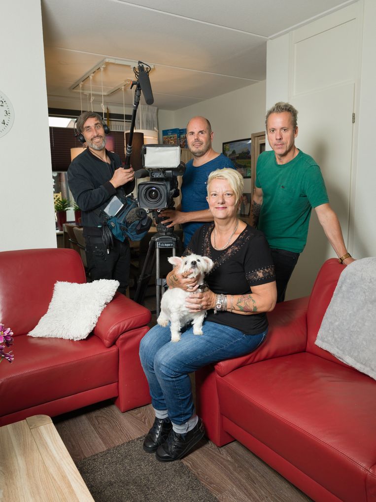 Met De Terugkeer Van Man Bijt Hond Krijgen Gewone Mensen Weer Een Gezicht Op Tv De Volkskrant