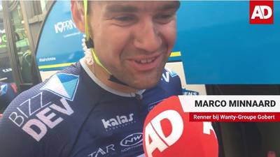 Minnaard wacht tot de bergen met aanvallen