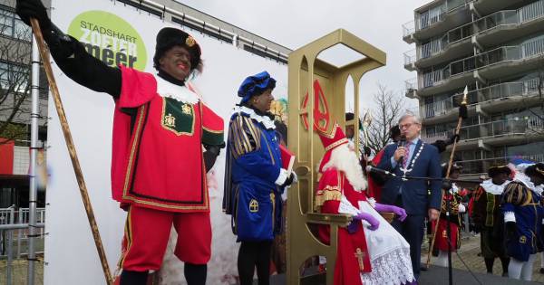 Gemeente Grijpt In Toch Roetveegpieten Bij Zoetermeerse Intocht Sinterklaas Zoetermeer Ad Nl