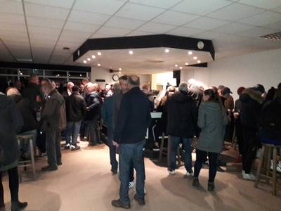 De soap gaat door: kantine van Achilles’29 ineens stampvol met leden, tot afgrijzen van familie Derks