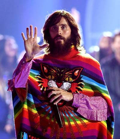 Jared Leto kruipt in huid Hugh Hefner