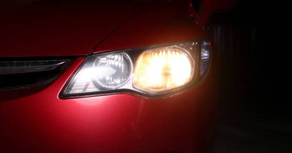 Verdachte situatie in auto Son en Breugel blijkt date: ‘Bestuurder stond steeds op de rem'.