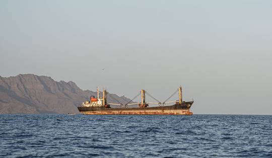 China vraagt Iran om Houthi’s in toom te houden na verovering van Bab al-Mandeb-zeestraat en opmars tegen Saudi-Arabië