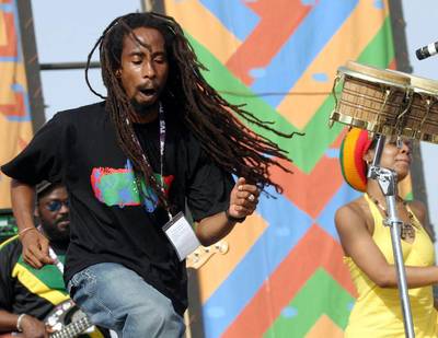 Zwarte Cross strikt The Wailers voor jubileum