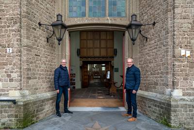 Eeuwenoude Grot Kerk van Elst wil buitenwereld naar binnen halen met glazen entree en bed & breakfas