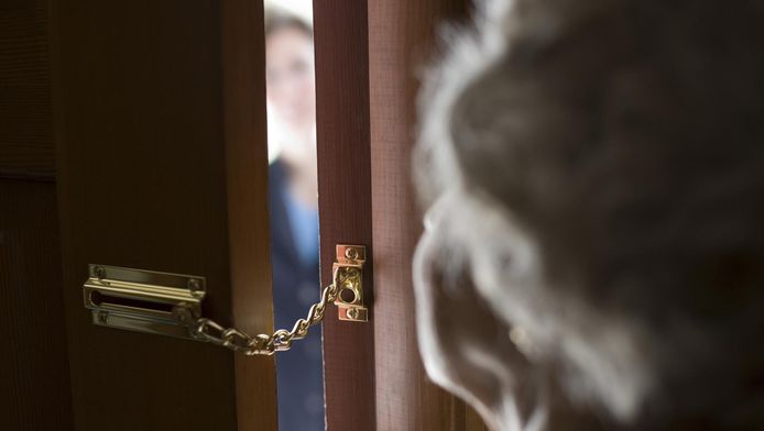 Politie Waarschuwt Na Brute Overval Doe Niet Zomaar De Deur Open Rotterdam Ad Nl
