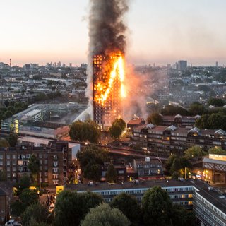 Twee jaar na ‘Grenfell’ wonen nog steeds tienduizenden Britten in brandonveilige gebouwen