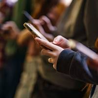 Vlaams verbod op ‘schadelijke’ sociale media onder 13 jaar, heeft dat wel zin? ‘Dit is een belangrijk signaal voor ouders’