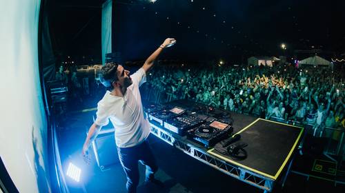 INTERVIEW. Dj Netsky treedt op in het virusvrije Nieuw-Zeeland: “Hier zijn de roaring twenties al begonnen”