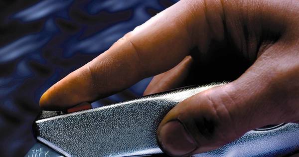 Man (21) uit Rossum die baas met stanleymes in hals stak moet naar psychiatrisch ziekenhuis