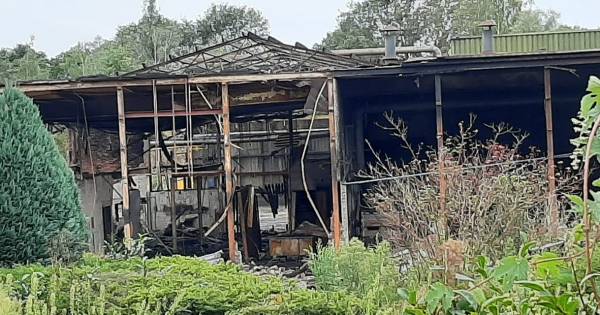 Brandweer roept op tot snelle sloop ijzergieterij Neede: ‘Het heeft hier al vaker gebrand'.