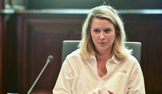 Antwerps burgemeester Van Doesburg verdedigt politieoptreden na arrestatie Groen-voorzitter Horch: ‘Hij solliciteerde om opgepakt te worden’