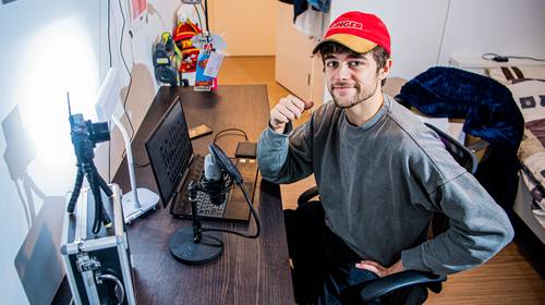Influencer Ender Scholtens doet mee aan nieuwe ‘coronacampagne’