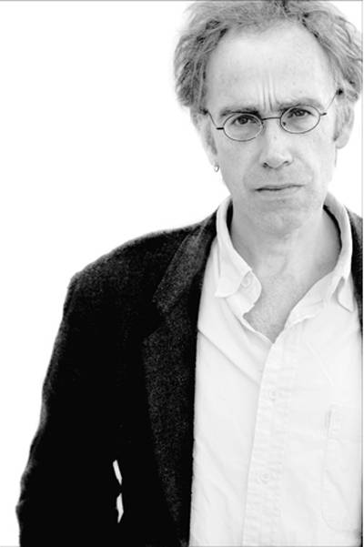 Hij is overleden, maar nog altijd dichtbij, zelfs letterlijk