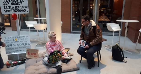 Ouders Hoenderloo Groep houden stille mars en steunen Charlotte Bouwman in Den Haag - De Stentor