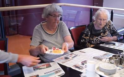 Bucket Boys zetten senioren maaltijdenrel in het zonnetje
