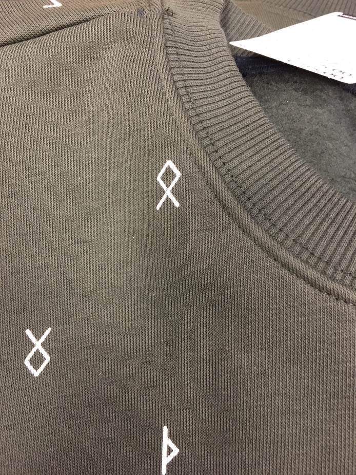 Winkelketen Hema stopt met de verkoop van truien met runentekens.