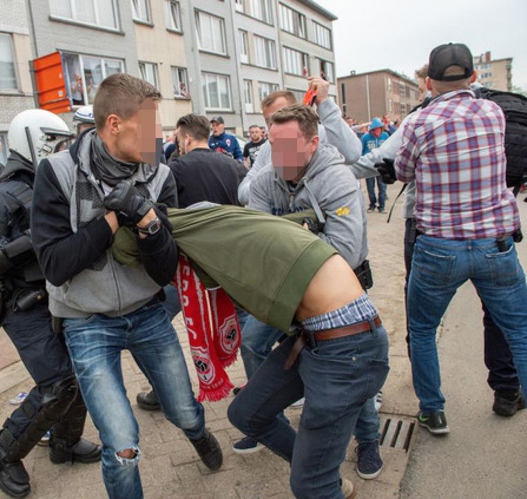 Zes hooligans nog in de cel | Antwerpen | Regio | HLN