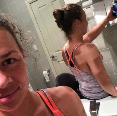 Rolstoeltennisster zoekt hulp: ‘Tanlines van sporttape zijn geen gezicht bij mijn trouwjurk’