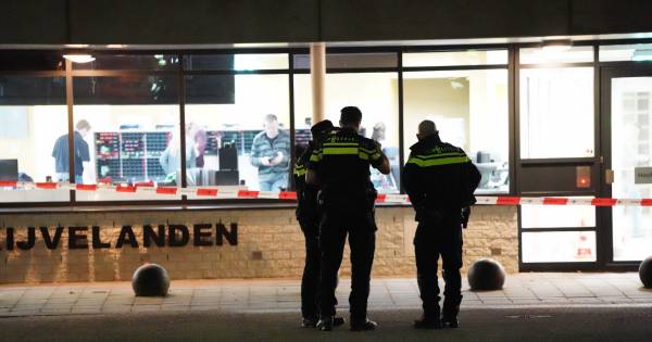 Politie schiet ontsnapte tbs'er neer na achtervolging zegt @AD maar hij is dood hoor. ?? .