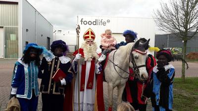 Sinterklaas waarschuwt voor 'dronken beunklaas' op Pakjesavond