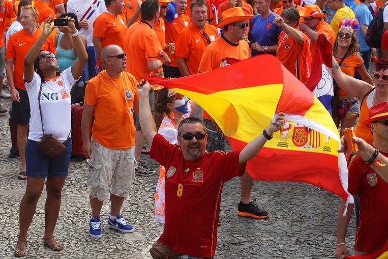 Teruglezen Salvador Kleur Oranje Mexico Wint Van Kameroen De Volkskrant