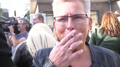 50 mensen 5 dagen opgesloten: We stoppen met roken