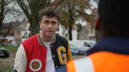 Oh nee! De auto van Ian Thomas is gestolen.