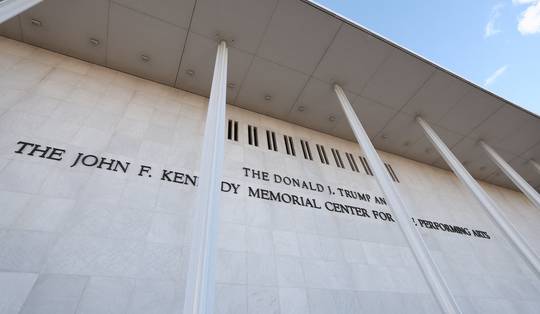 Kerstoptreden in Kennedy Center afgelast na naamswijziging naar Trump-Kennedy Center