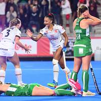 Red Panthers plaatsen zich na felbevochten zege tegen Ierland (2-1) voor tweede groepsfase van WK hockey