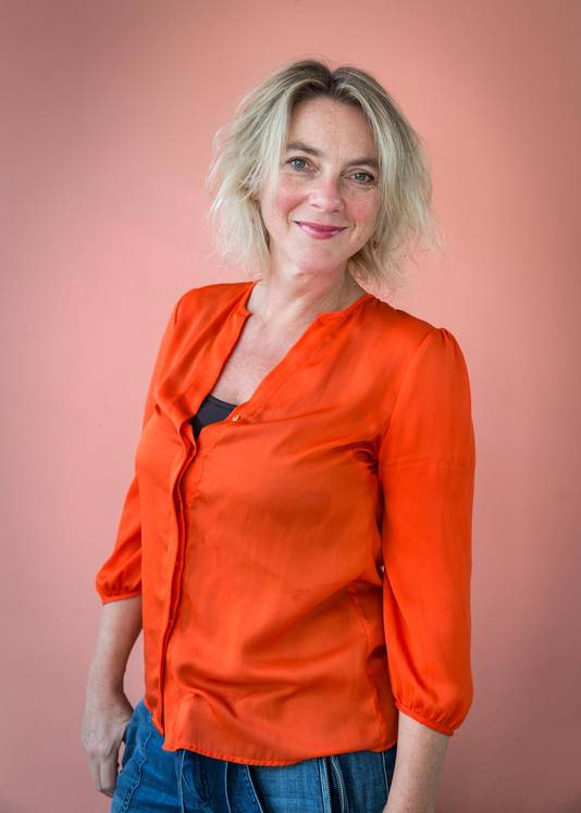 Mylou Frencken Tobt Heel Wat Af Show Ad Nl