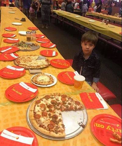 Niemand kwam op verjaardag Teddy (6), maar hij krijgt geen nieuw feest: ‘Te veel geregel’