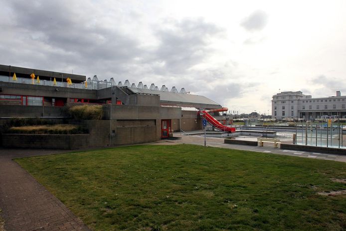 Afbraak Zwembad Ligt Onder Vuur Oostende Hln Be
