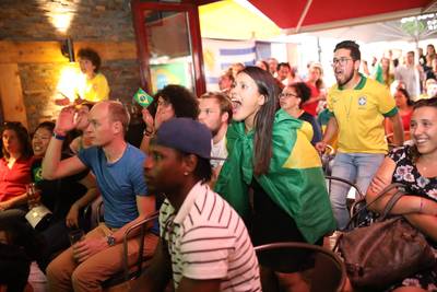 Brazilianen huilen in Wageningen na WK-nederlaag tegen België