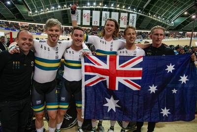 Australische achtervolgingsploeg in wereldrecord naar goud