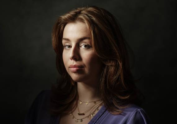 Jarige prinses Alexia (18) schittert op maar liefst 3 nieuwe portretfoto’s