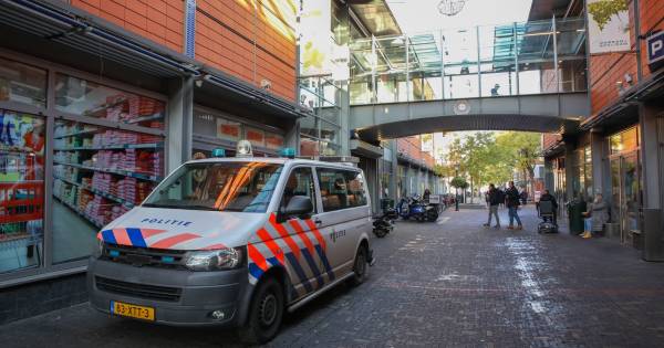Overval op telefoonwinkel in Schiedam: dader loopt nog vrij rond.